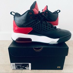 Jordan Maxin 200 Black Gym Red